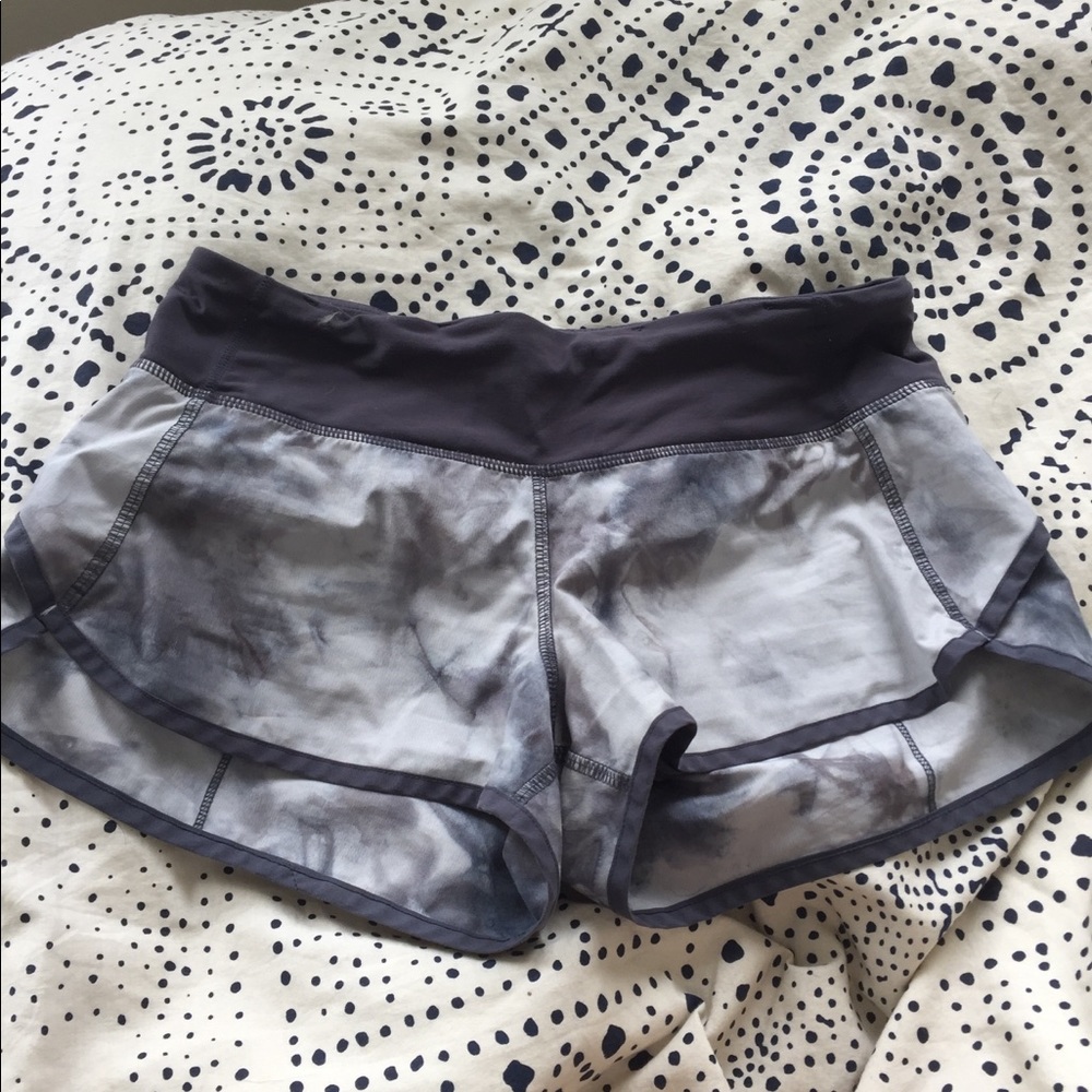 lulu lemon coal tinted gray tie dye speed shorts